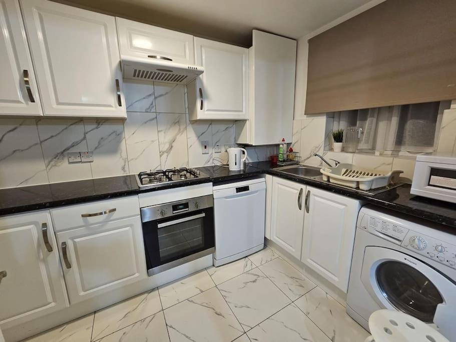 Apartmán Lovely Flat Close To Shepherd'S Bush Londýn Exteriér fotografie